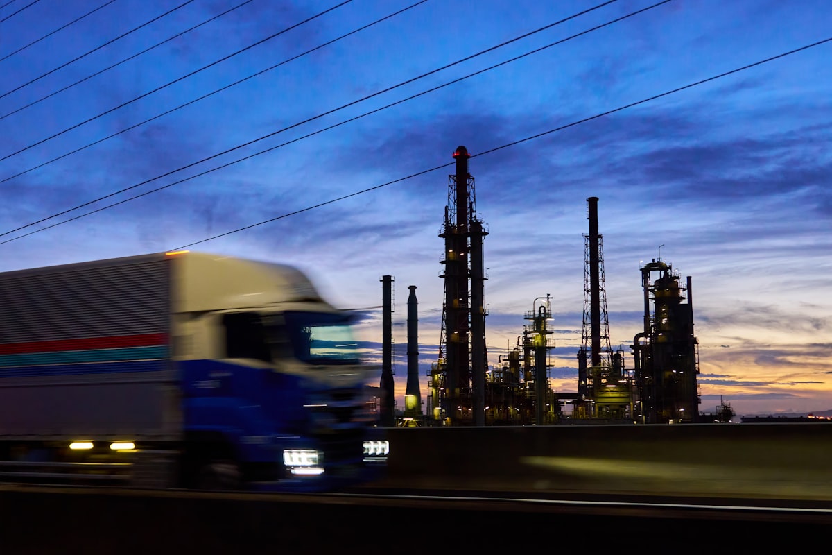 Trucking company equipment used in driver recruiting video ads